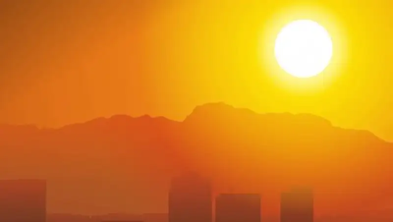 Жару на юге и ветер на востоке обещают синоптики в пятницу