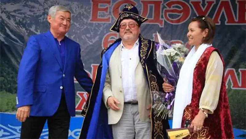 Автор гимна международного антиядерного движения «Семей-Невада» встретился с земляками