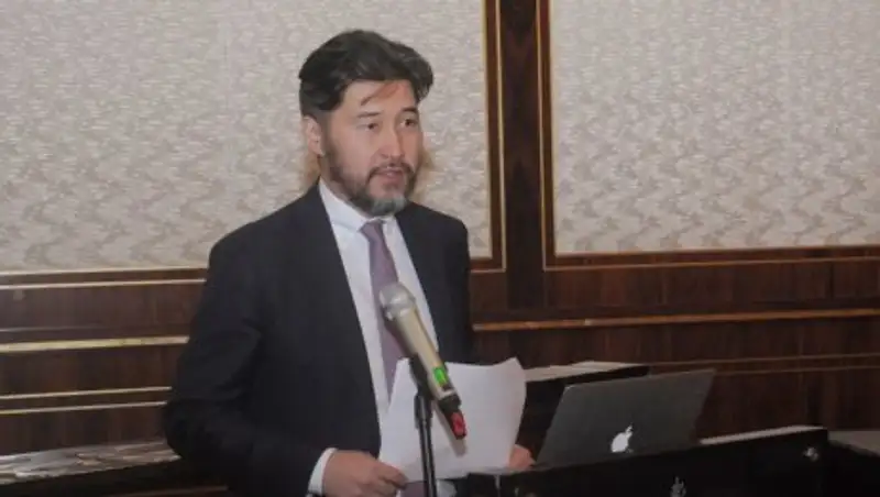 Адиль Бурлибаев избран вице-президентом Азиатской федерации тенниса