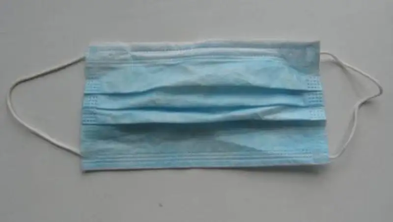 Синей или белой стороной наружу нужно носить маски?