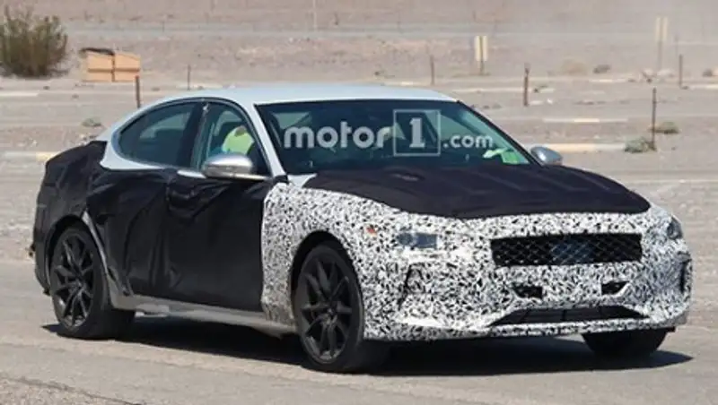 Седан Genesis G70 простестировали в пустыне