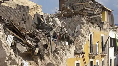 Здание после землетрясения, фото - Новости Zakon.kz от 17.02.2023 20:53