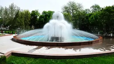 otyrar.kz, фото - Новости Zakon.kz от 05.04.2018 09:39