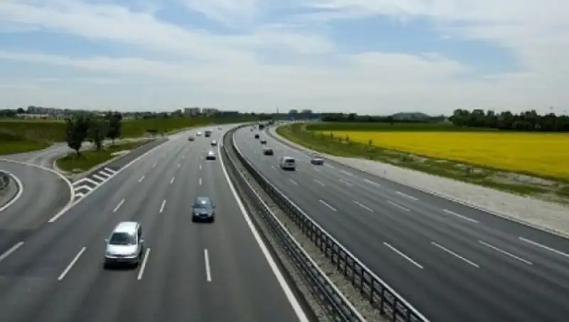 Работы на 144 км автодороги «ЗЕ-ЗК» завершат в 2015 году