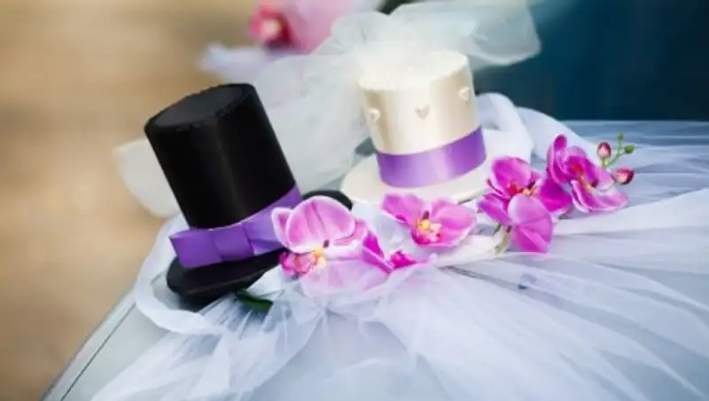 Девятерых водителей свадебных кортежей наказали за нарушения ПДД