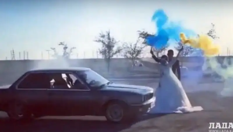 Три штрафа получил водитель за свадебный дрифт в Жанаозене