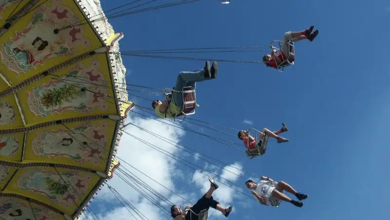 Карусель с людьми загорелась в Актобе
