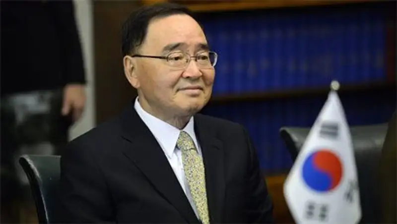 Глава правительства Южной Кореи подал в отставку из-за трагедии парома "Сэволь"