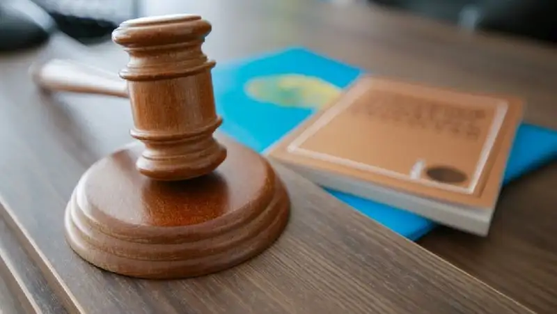 Санитарку интерната осудили за избиение детей в Актобе