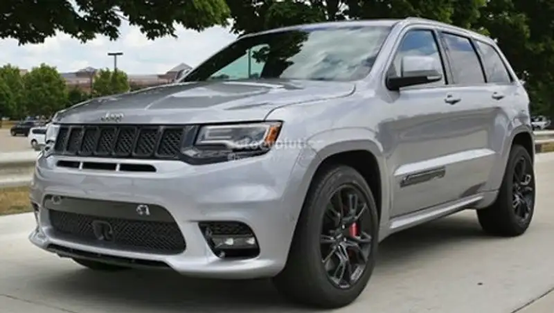 Шпионы сфотографировали 700-сильный Jeep Grand Cherokee