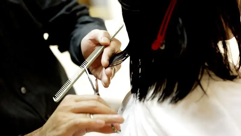 Стилист озвучил главные тренды в прическах и стрижках