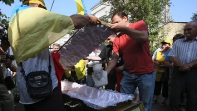 Украинский Минюст допустил возможность участия коммунистов в местных выборах