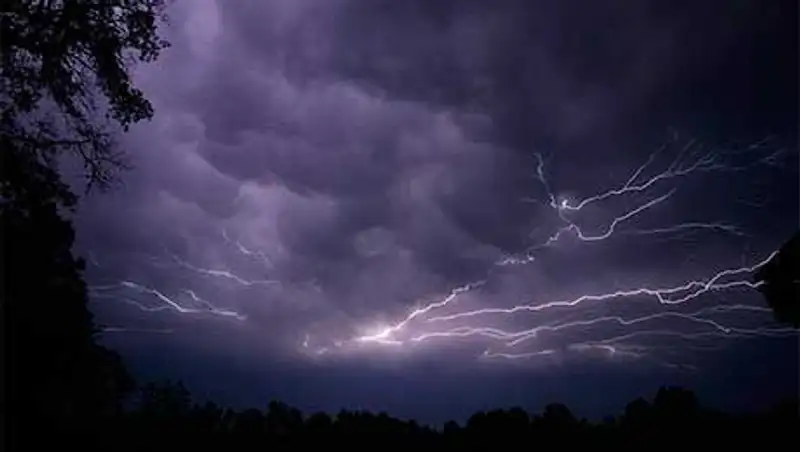 Неустойчивая погода с дождями и грозами сохранится в большинстве регионов страны