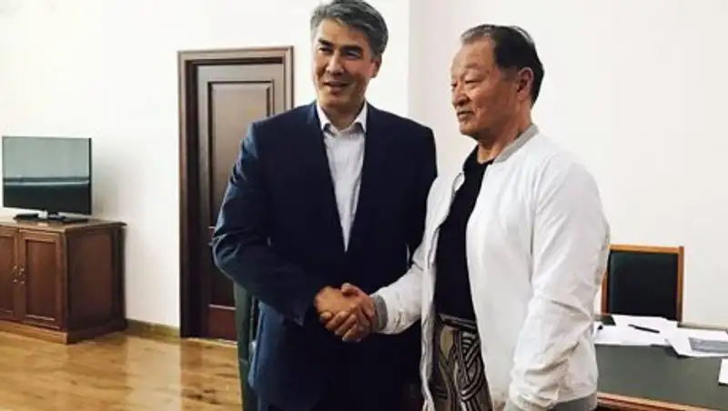 Аким Астаны встретился с голливудскими звездами