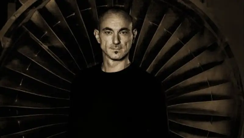 Умер известный диджей Роберт Майлз