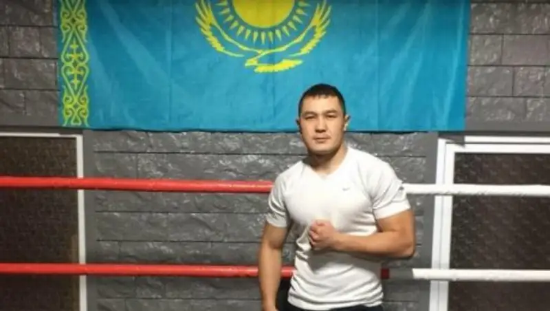 Арман Рысбек нокаутом одержал третью победу на профи-ринге