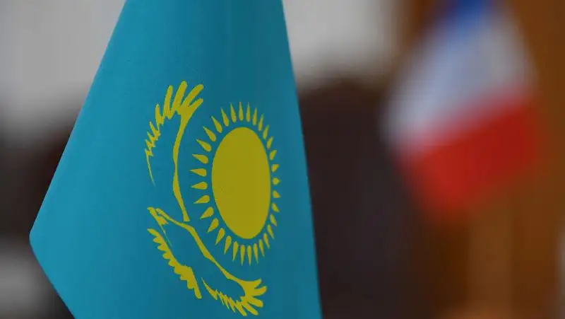 Посольство РК просит казахстанцев по возможности покинуть Украину