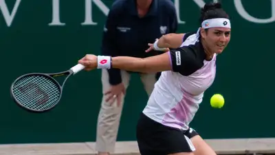 Вторая ракетка мира Онс Жабер помогла Елене Рыбакиной выйти из трудной ситуации, фото - Новости Zakon.kz от 08.02.2023 17:48