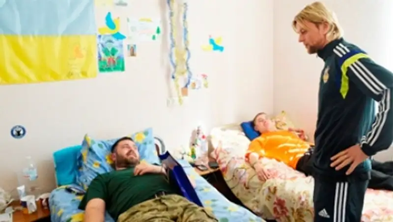 Футболист «Зенита» навестил солдат украинской армии