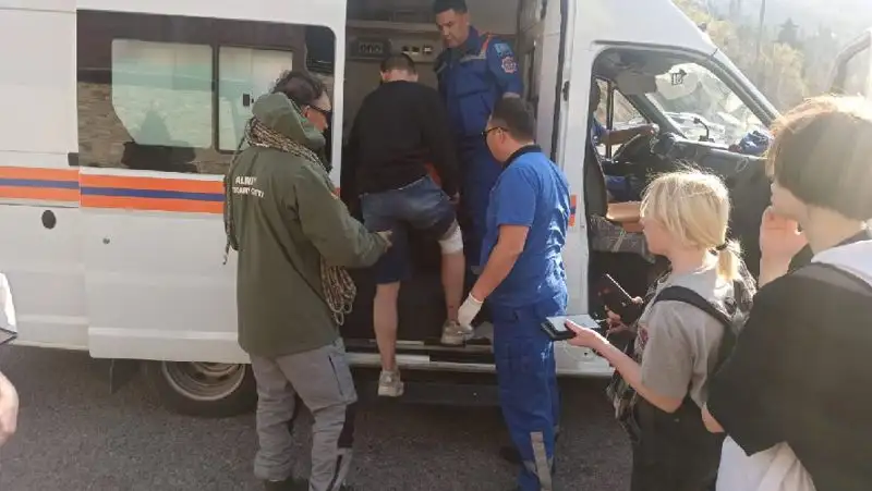 Подростка с травмой ноги эвакуировали из Малоалматинского ущелья