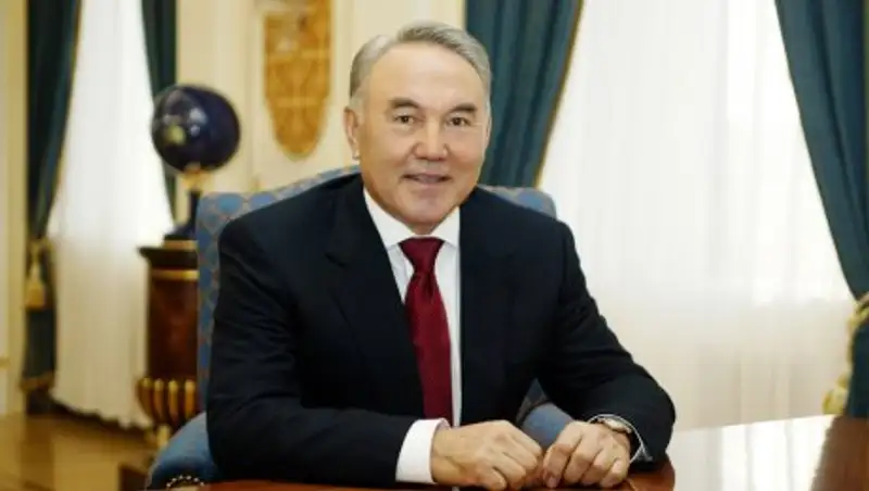 Назарбаев поздравил казахстанцев с Днем благодарности