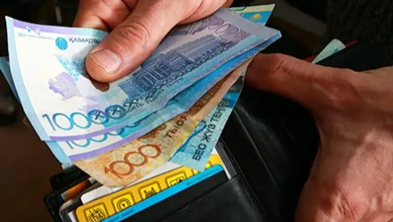 Житель Акмолинской области заплатит штраф в 600 тыс тенге за взятку