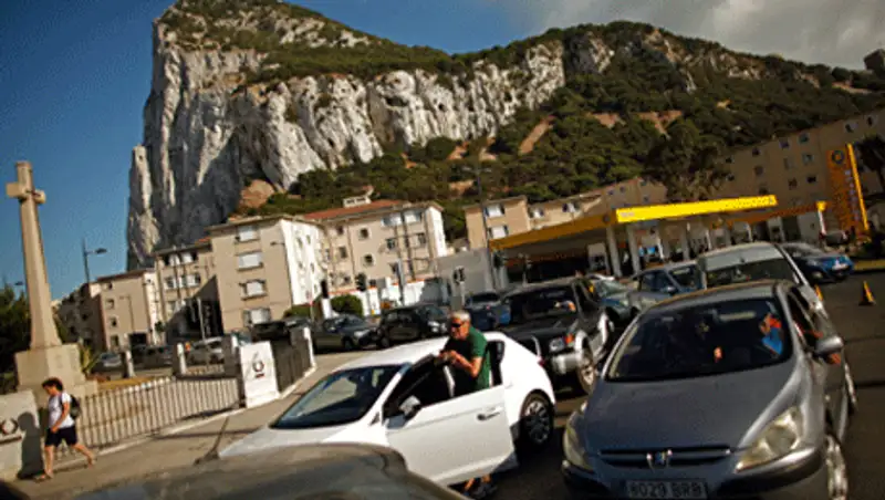 Великобритания обвинила Испанию во вскрытии диппочты