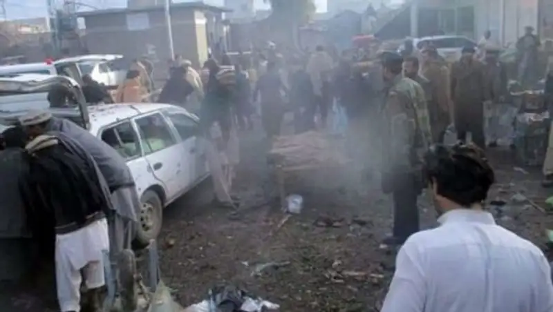 При взрыве на овощном рынке в Пакистане погибли более 20 человек