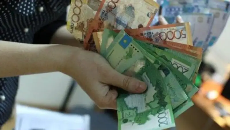 В Костанае на Рождество две женщины украли у подруги 400 тысяч тенге 