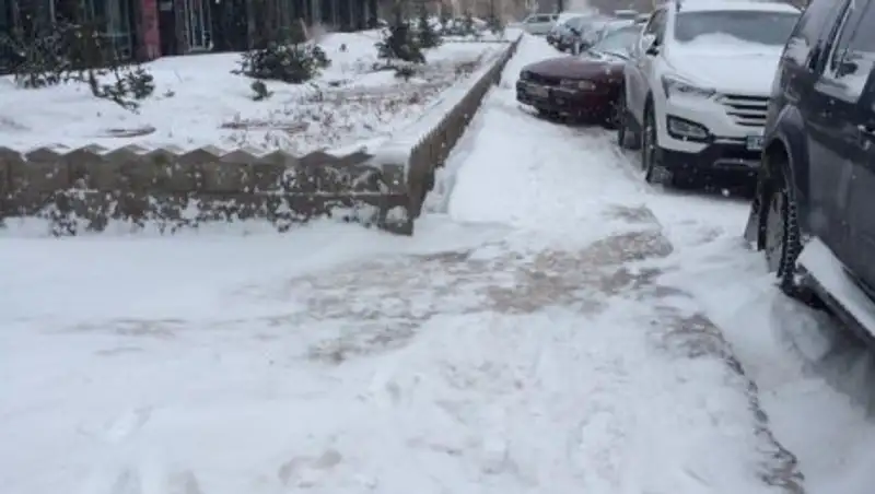 Жалоба в Facebook помогла привлечь к ответственности КСК за неубранный снег 