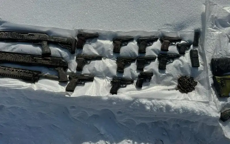 Тайник с оружием нашли в Алматы, фото - Новости Zakon.kz от 30.01.2024 09:15