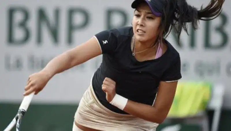 Зарина Дияс уступила в первом круге теннисного турнира в Мадриде