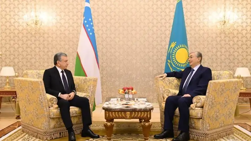 Президенты Казахстана и Узбекистана, фото - Новости Zakon.kz от 05.12.2021 20:26