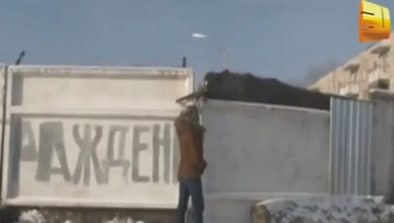 В Талдыкоргане школьница, на которую упал бетонный забор, осталась инвалидом 