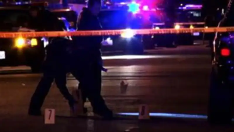 Двоих раненных в Калифорнии госпитализировали в критическом состоянии