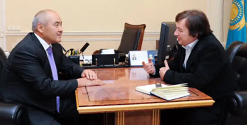 Размещение акций АО "Каз­ТрансОйл" планируется уже в ноябре 2012 года - Умирзак Шукеев, фото - Новости Zakon.kz от 22.10.2012 16:37