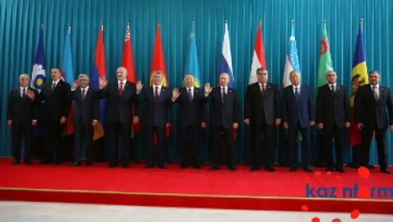 Саммит СНГ начался с поздравлений в адрес Лукашенко и Атамбаева