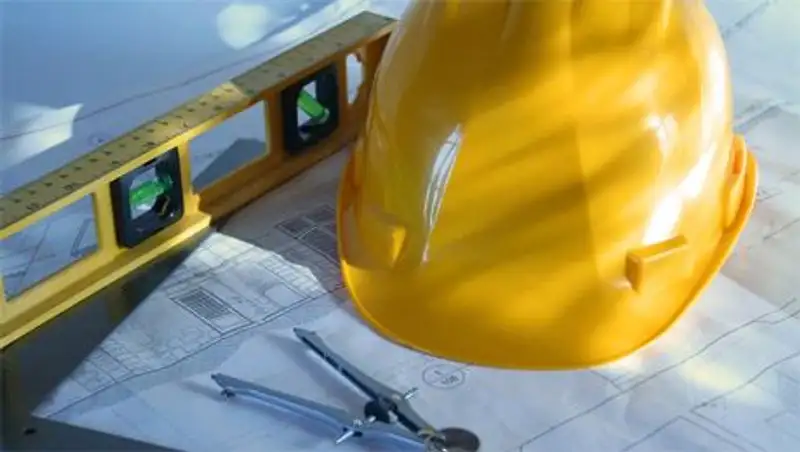 В Алматы чествуют строителей