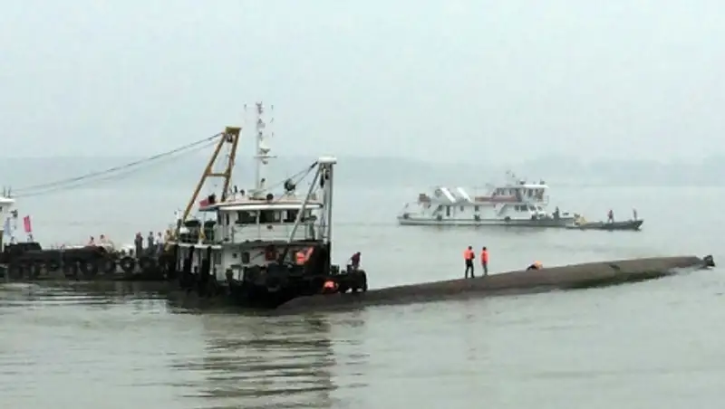 Специалисты начали сбор ДНК родных жертв затонувшего судна в КНР