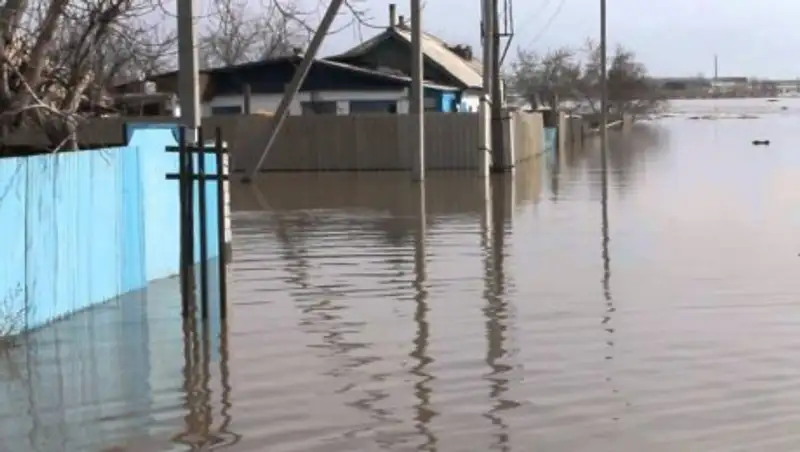 Обязательное страхование жилья от природных катаклизмов прокомментировал Акишев