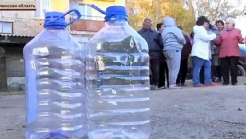 Жители целого поселка в Акмолинской области остались без воды и тепла