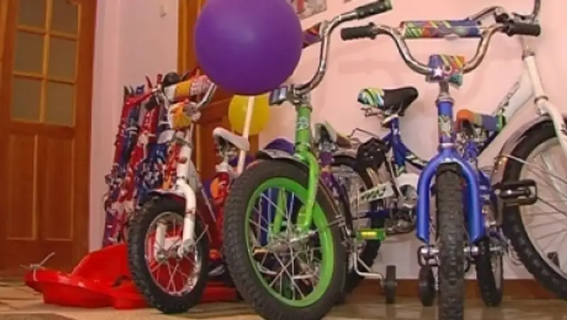 Воспитанникам детского дома в СКО вручили подарки от Президента РК