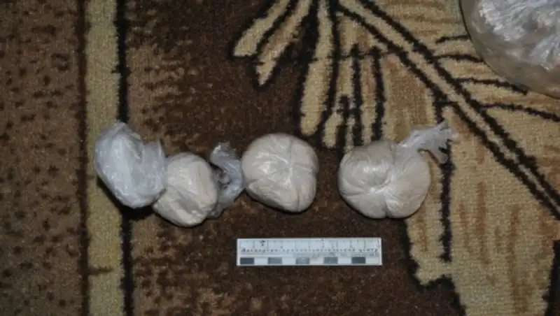 В Костанае суд приговорил девушку к 11-ти годам лишения свободы за хранение и сбыт героина