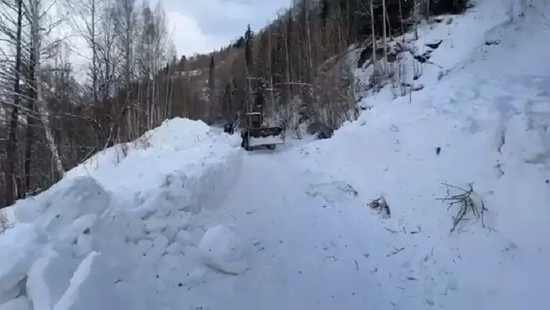 На двух дорогах ограничено движение из-за непогоды в ВКО
