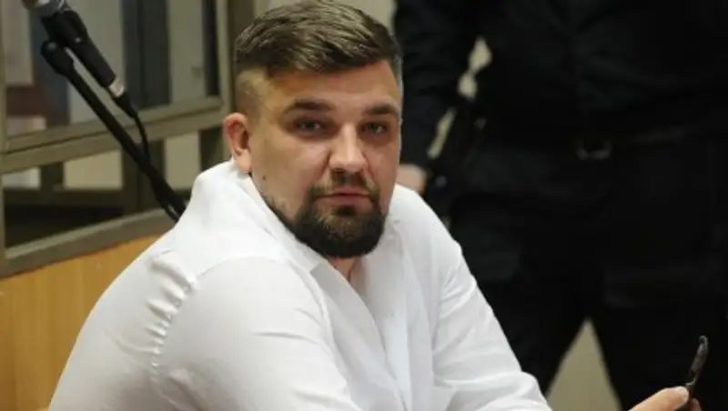Баста выплатил Децлу 350 тысяч рублей за оскорбление