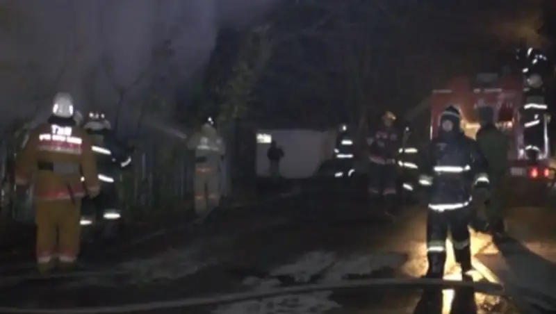 Пожарные Алматы предотвратили взрыв на автозаправке