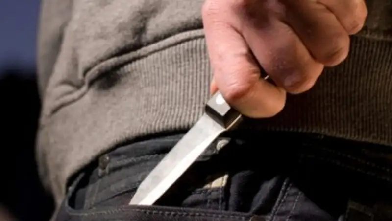 Автовор ранил полицейского ножом в Астане