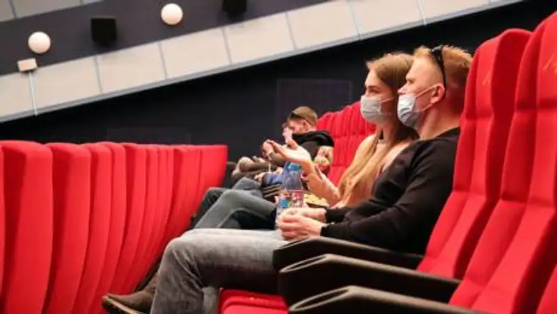 Ashyq не пустил зараженных COVID-19 в кинотеатр Алматы