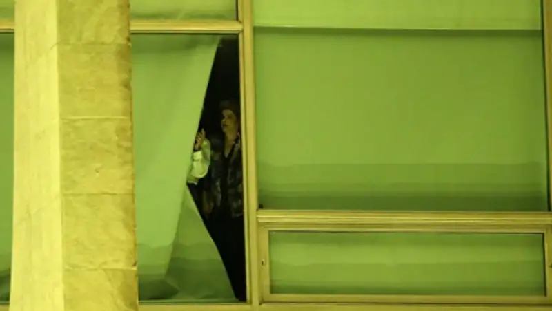 Роуссефф вывозит вещи из дворца президента, не дожидаясь итогов голосования