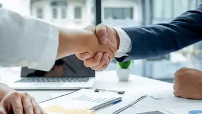 «Байтерек» и Сбер подписали сделку по купле-продаже дочернего банка в Казахстане, фото - Новости Zakon.kz от 23.08.2022 15:18